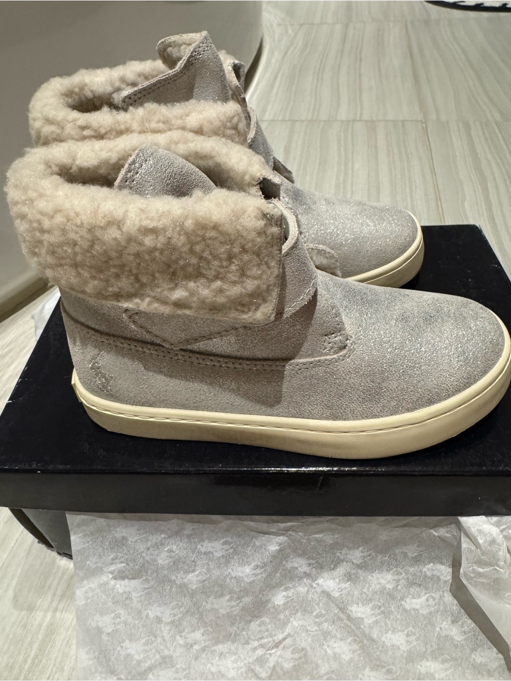 Polo Ralph Lauren Girls Siena Suede Shearling Boots 11